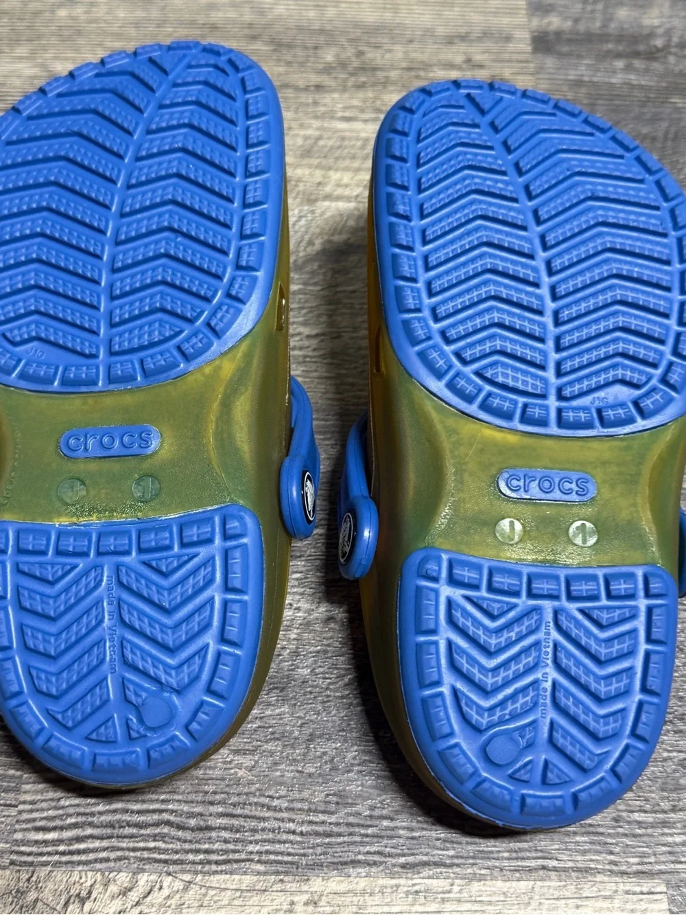 CROCS unique pair
